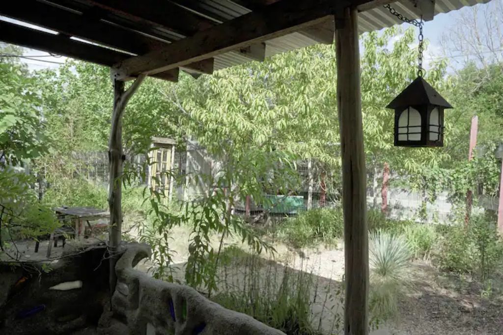 المنطقة المحيطة بالمنشأة