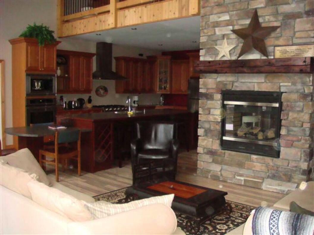 Red Devil Six Bedroom Cottage Private Beach