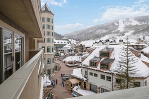 Condo de lujo, 3 habitaciones | Vista del balcón