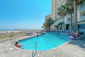 Indoor pool - Admirals Quarters 405 l Luxury Beachfront-4 bed/4.5 bath-3 king Beds-Very large (Orange Beach)