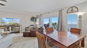 Dining - Admirals Quarters 405 l Luxury Beachfront-4 bed/4.5 bath-3 king Beds-Very large (Orange Beach)