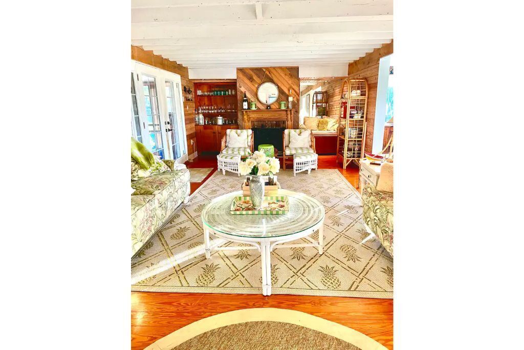 A Boater’s dream Farmhouse - Eastern Shore VA