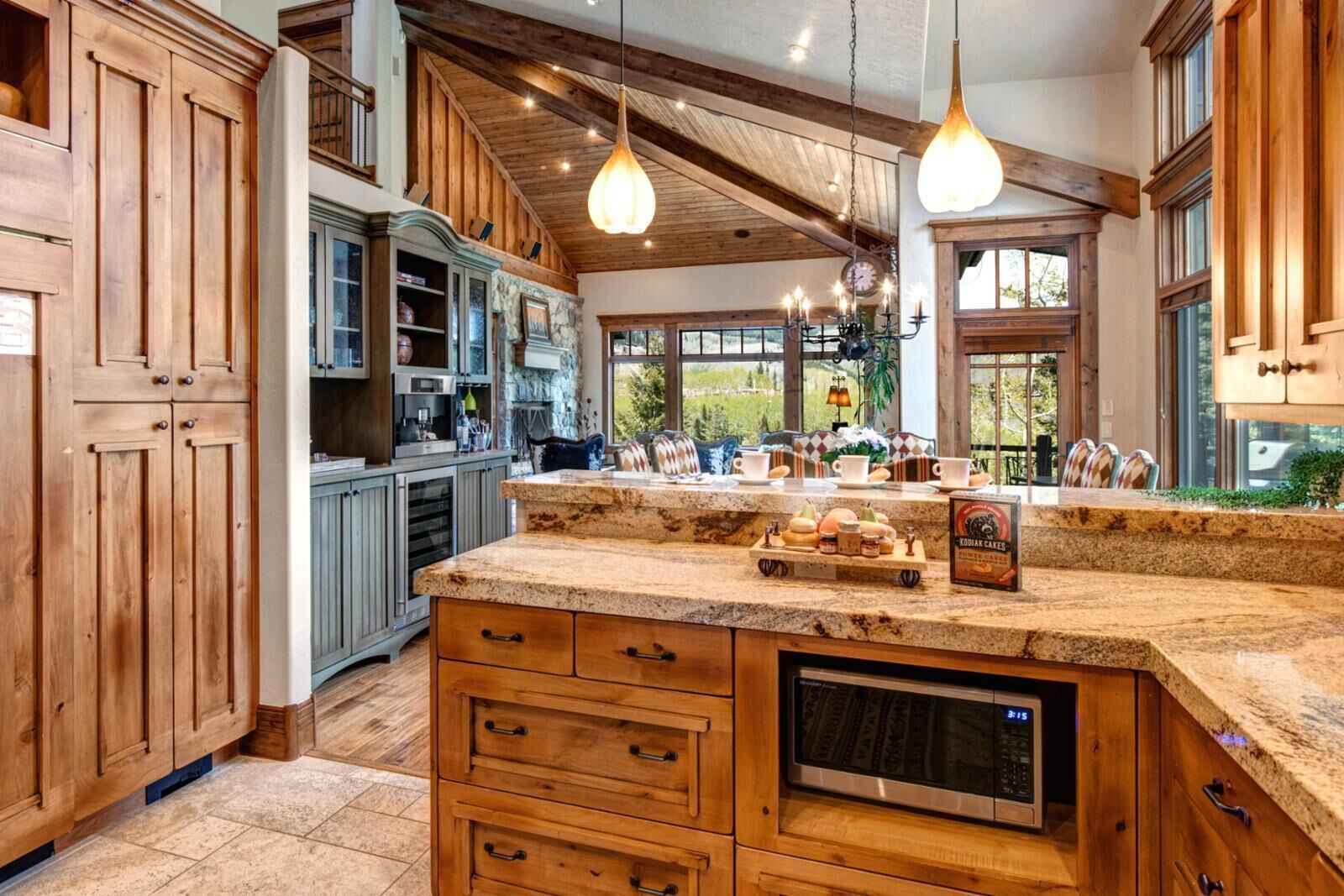 Studio (5 Bedrooms) | Private kitchen | Fridge, microwave, oven, stovetop