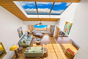 Apartment (3 Bedrooms) | Wohnzimmer | Fernseher