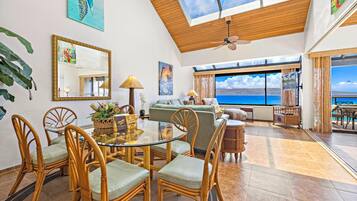 Condo (3 Bedrooms) | Dining