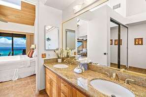 公寓客房 (3 Bedrooms) | 浴室 | 淋浴設備、名牌梳洗用品、風筒