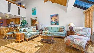 Condo (3 Bedrooms) | Living room | TV