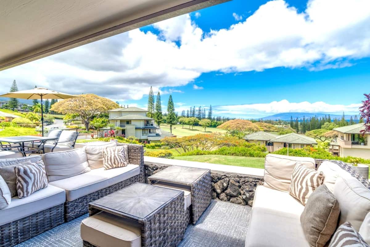 Condo (2 Bedrooms) | Front of property