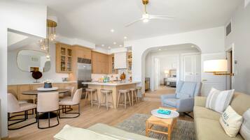 公寓客房 (2 Bedrooms) | 客廳 | 電視