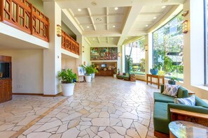 Condo (2 Bedrooms) | Property entrance - Kaanapali Shores Resort by KBM (Lahaina)