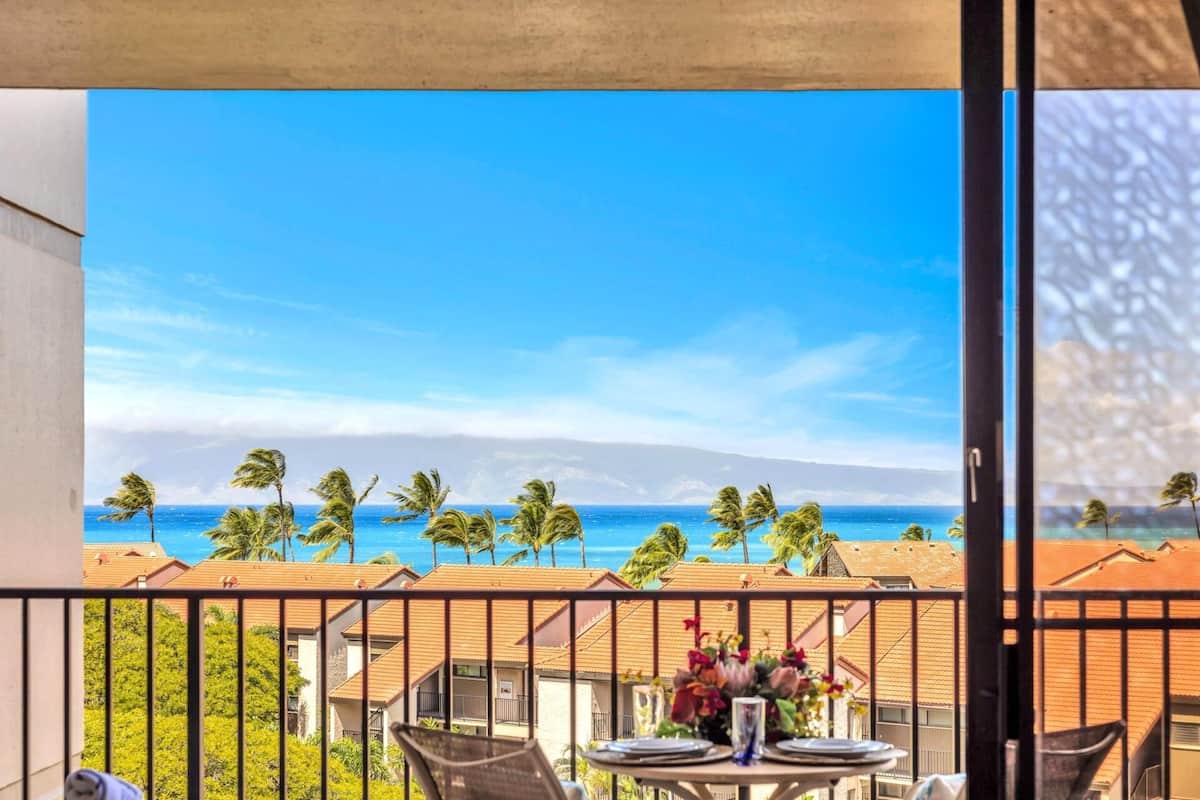 Condo (5 Bedrooms) | Front of property