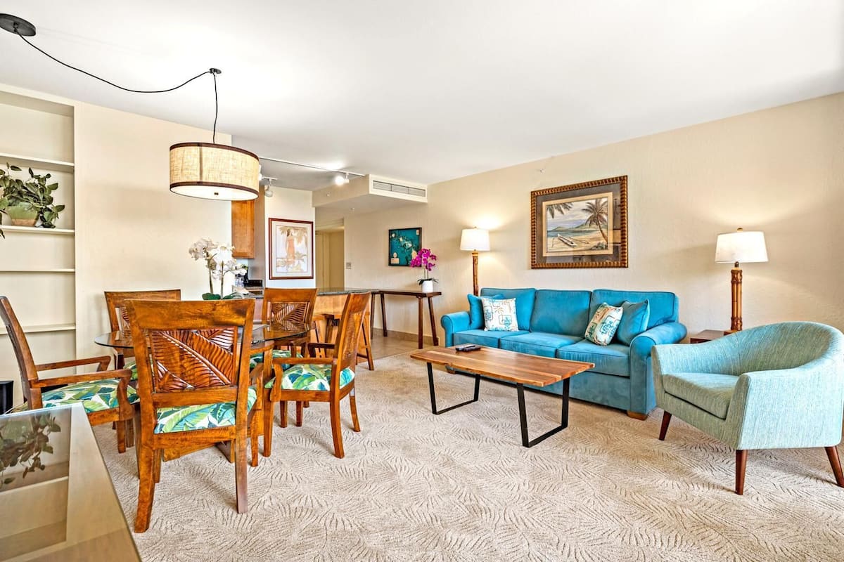 Condo (4 Bedrooms) | Front of property