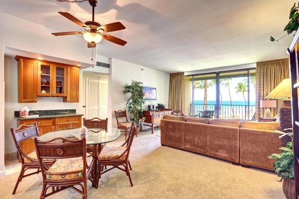 Condo (2 Bedrooms) | Restaurantes