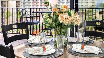 Condo (2 Bedrooms) | Dining