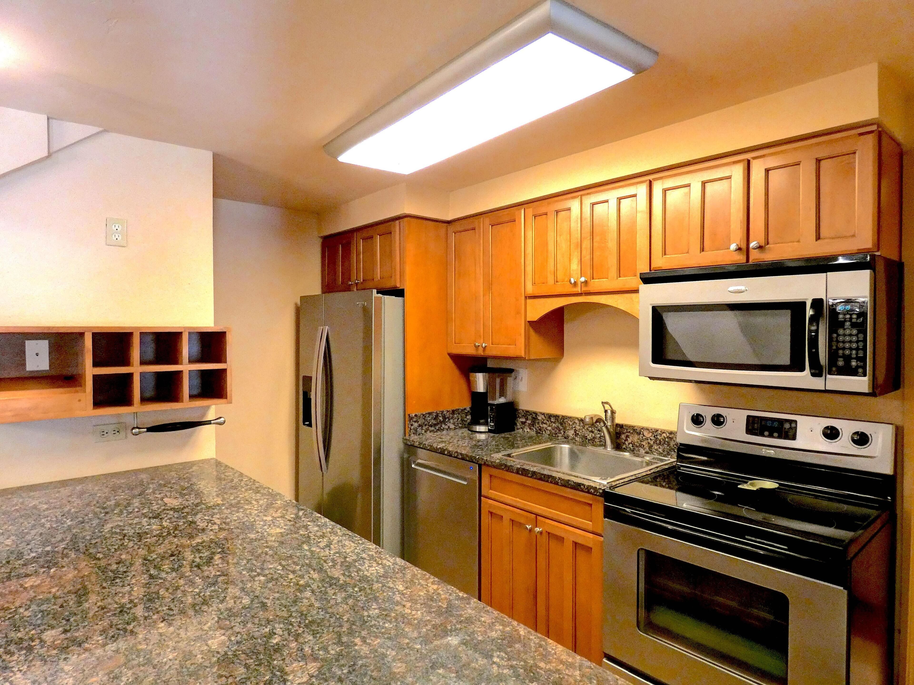 Fridge, microwave, oven, coffee/tea maker