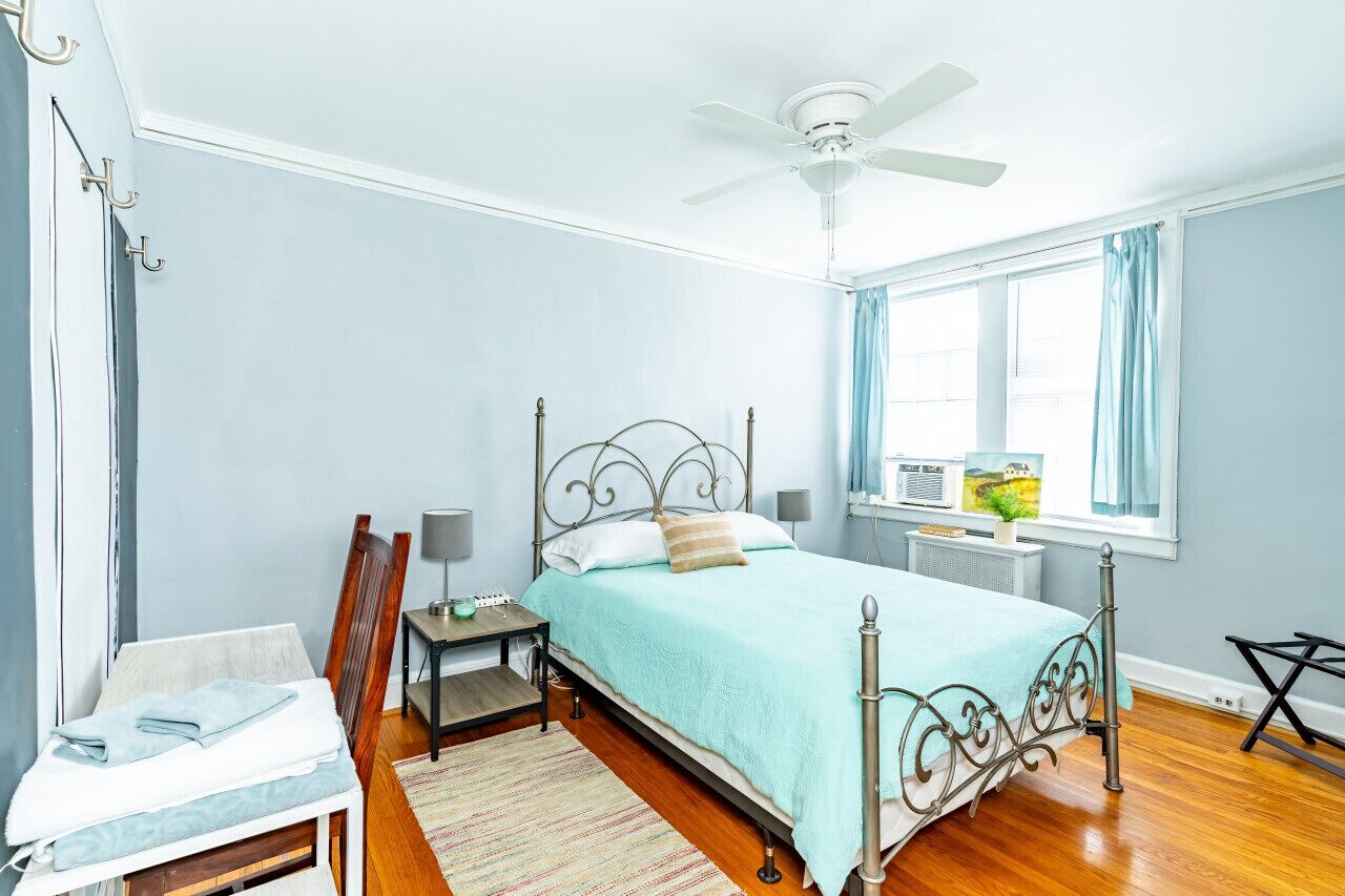 1 bedroom, desk, iron/ironing board, WiFi