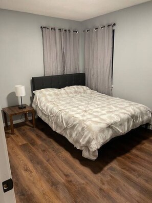 2 Schlafzimmer, Schreibtisch, Bügeleisen/Bügelbrett, kostenloses WLAN