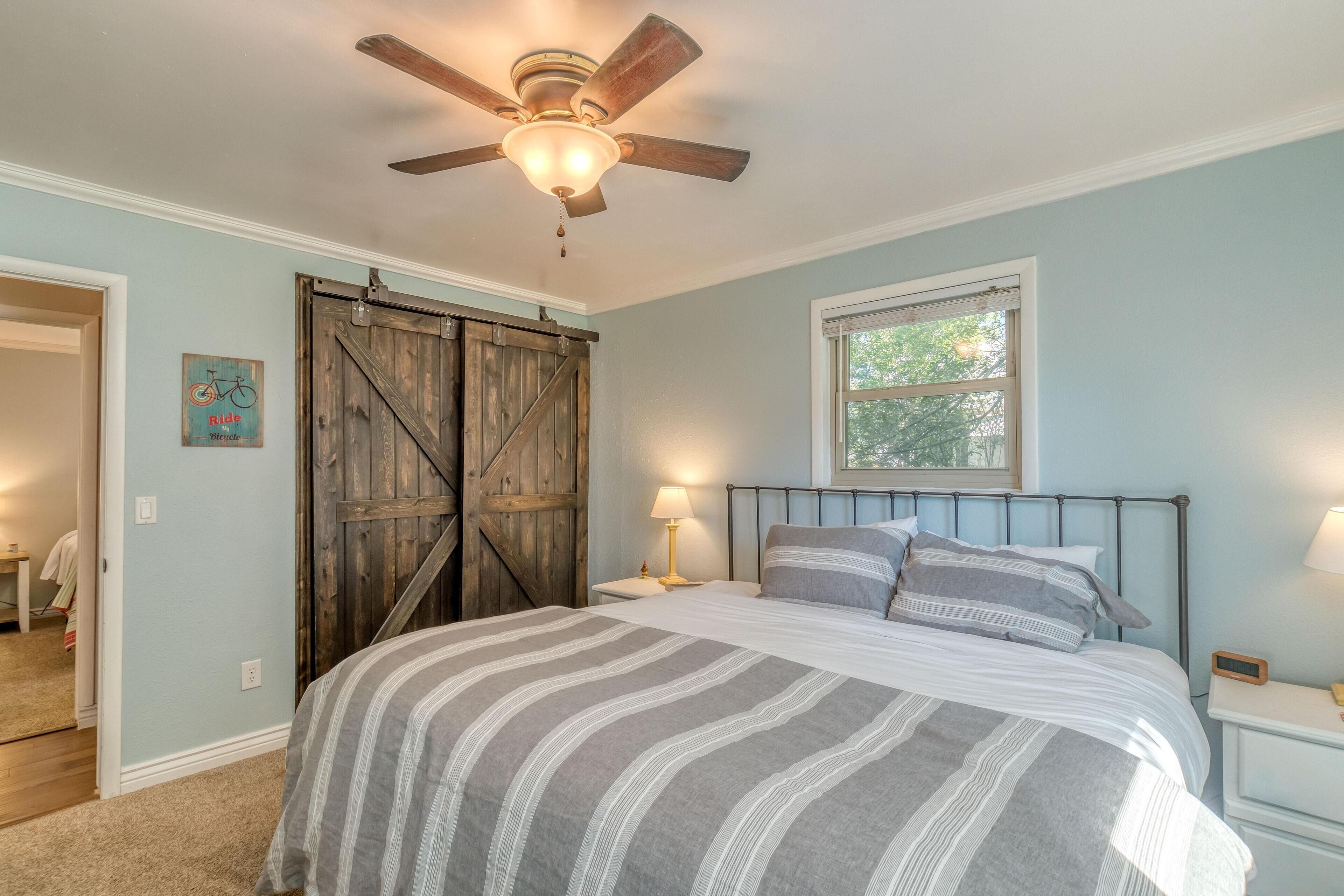 Mesa Manor - Bright, Fun & Family Friendly!