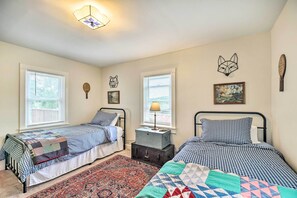 3 Schlafzimmer, Schreibtisch, Bügeleisen/Bügelbrett, Reisekinderbett