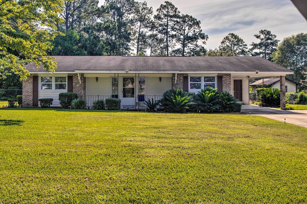 Cozy Waycross House w/ Yard & Screened Patio!