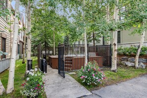 Outdoor spa tub - Walk to Town/Lifts. Mtn View. Pool, Hot Tubs. (Breckenridge)