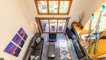 Smart TV, fireplace, DVD player