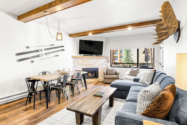 Smart TV, fireplace, stereo