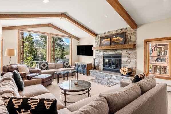 Smart TV, fireplace, DVD player