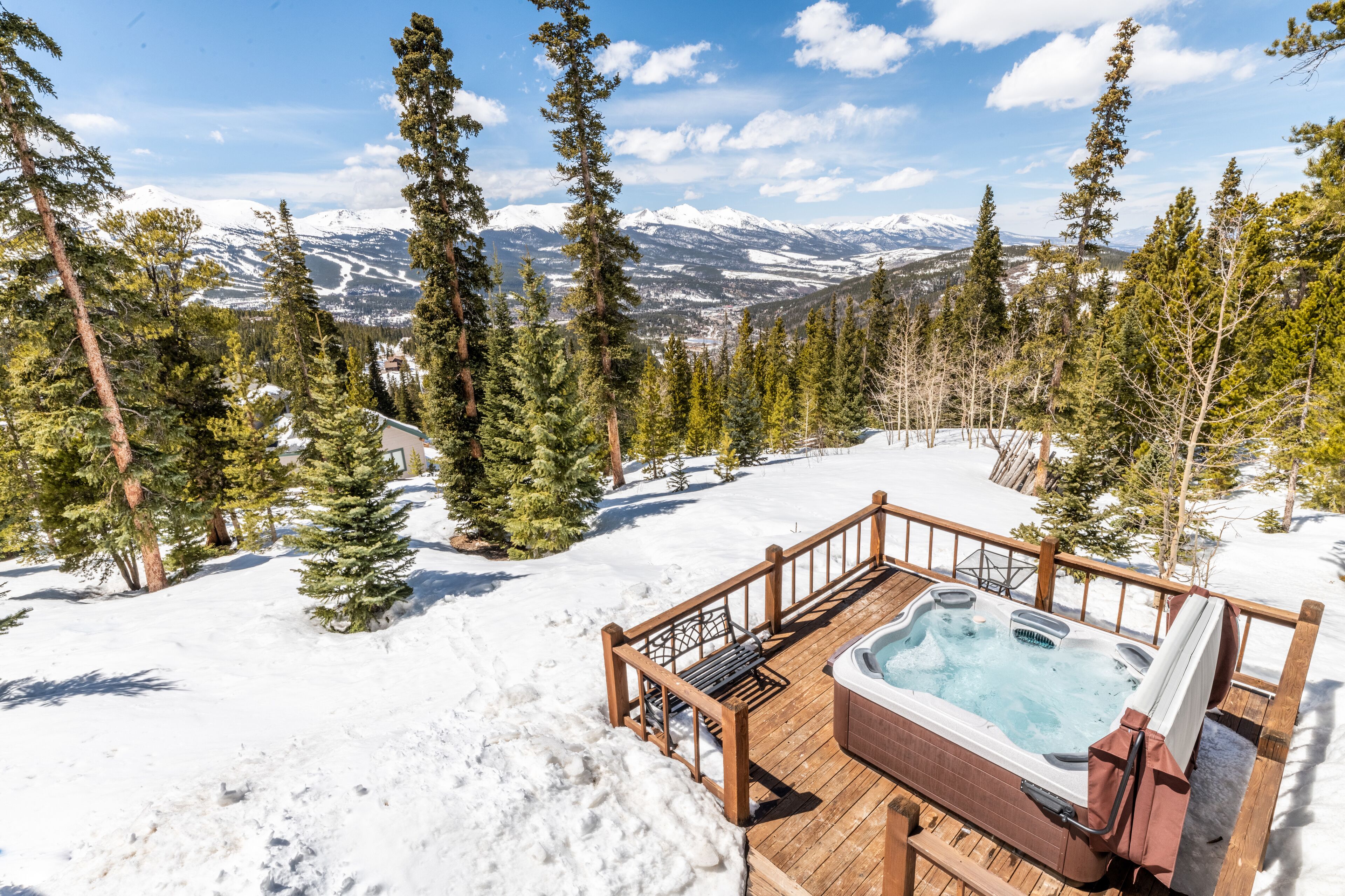 Tina de hidromasaje al aire libre