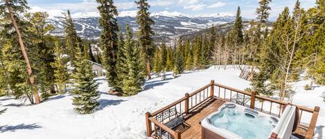 Tina de hidromasaje al aire libre