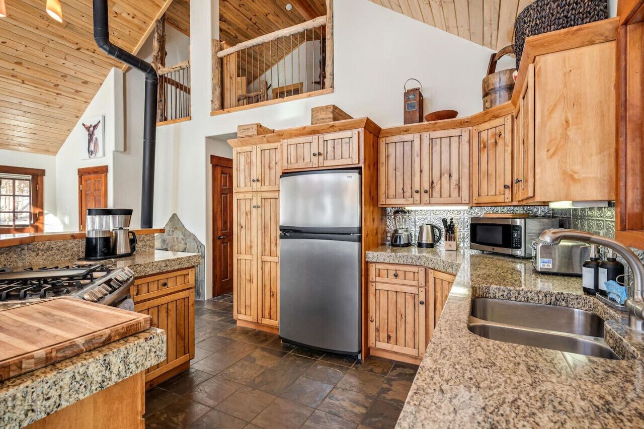 冰箱、微波炉、烤箱、炉灶