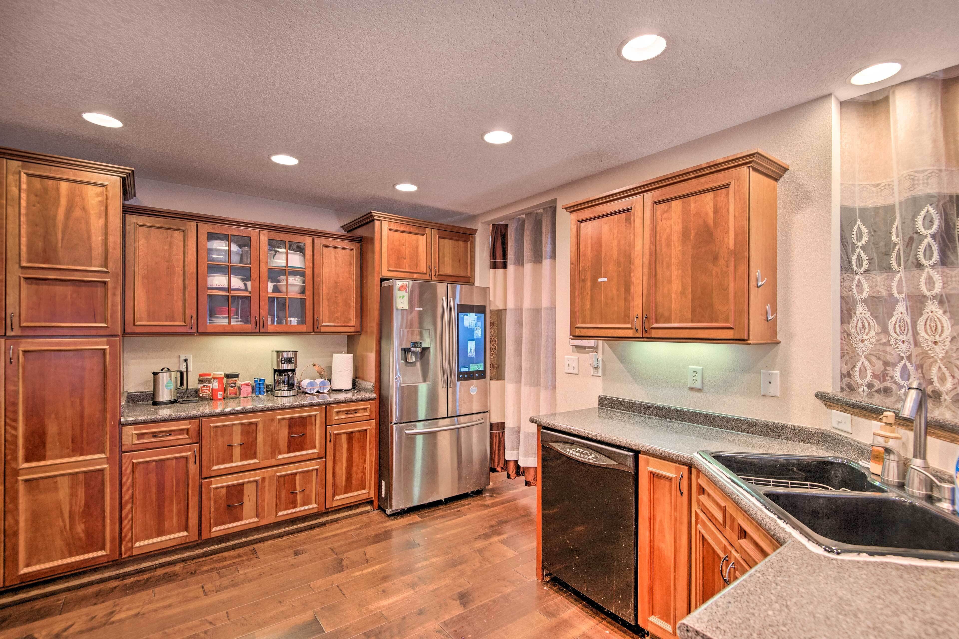 Pet-Friendly Des Moines Home w/ Fenced Yard!