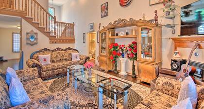 Pet-Friendly Des Moines Home w/ Fenced Yard!