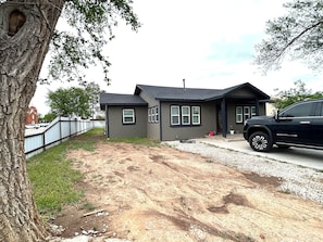 Property grounds - HodgeTown Stay (Amarillo)