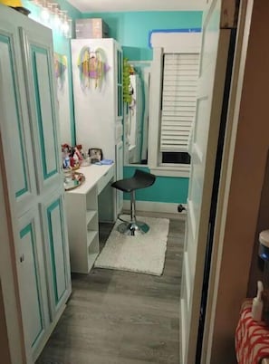 1 habitación, escritorio, wifi gratis y ropa de cama