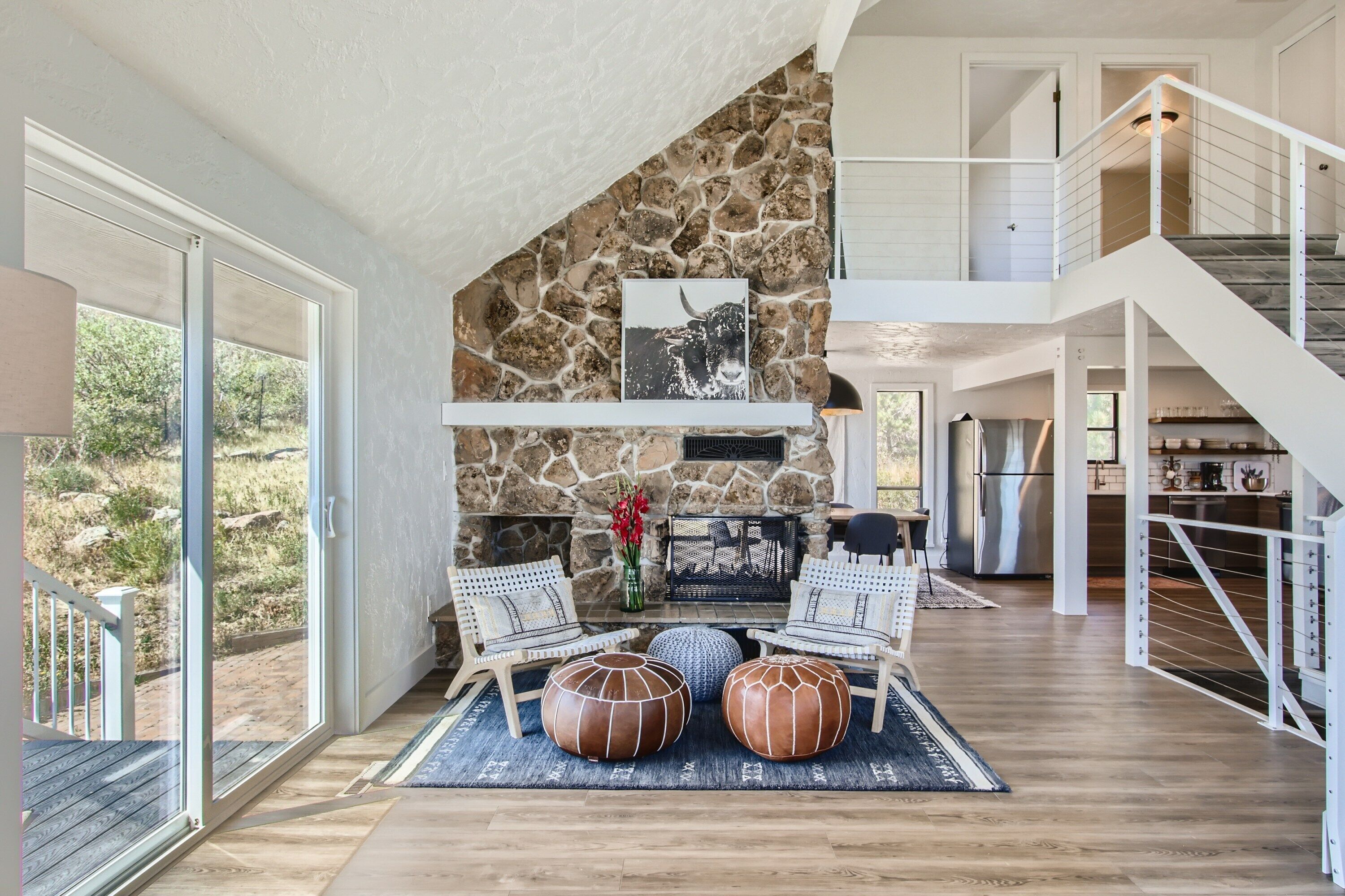 Stylish and inviting home in Golden- Indoor Fireplace, Wi-Fi, and stunning views