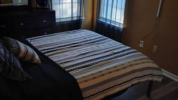 3 bedrooms, iron/ironing board, free WiFi, bed sheets