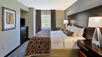 1 bedroom, in-room safe, iron/ironing board, free WiFi