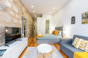 1 habitación, tabla de planchar con plancha, wifi gratis y ropa de cama
