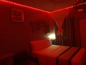 1 bedroom, blackout drapes, soundproofing, iron/ironing board - Mesmerize Guest House (Port Antonio)