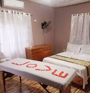 1 bedroom, blackout drapes, soundproofing, iron/ironing board - Mesmerize Guest House (Port Antonio)
