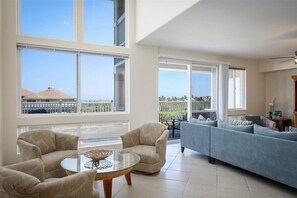 TV - Kona Sea Ridge L-4 - Townhome in the heart of Kona (Kailua Kona)