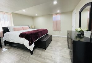 3 bedrooms, desk, iron/ironing board, WiFi