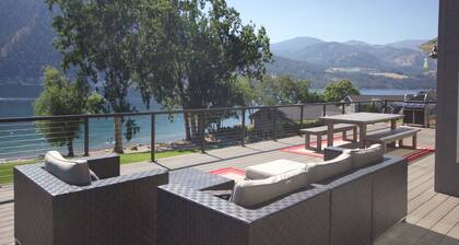 Wapato Point Bear Mountain Retreat - Views + Resort Access