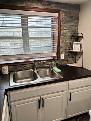 Interior - Lake Hamilton Condo w/ Boat Slip! Closest Condo to Oaklawn Casino! (Hot Springs)