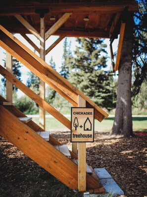 Property grounds - It is a tiny home in the treehouse located in the middle of Fairbanks. (Fairbanks)
