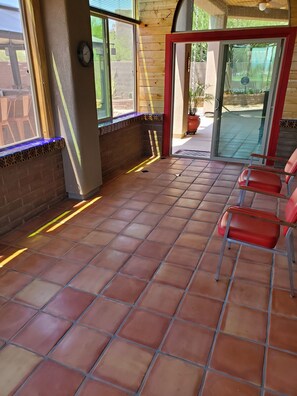 Interior - Newly constructed Executive Home borders Golfs Course (Tucson)
