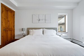 3 bedrooms, iron/ironing board, WiFi, bed sheets - Beaver Creek Village 3 Bed Condo - Walk to Ski or Hike (Avon)