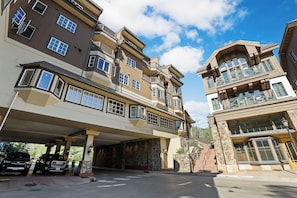 Exterior - Beaver Creek Village 3 Bed Condo - Walk to Ski or Hike (Avon)
