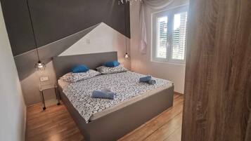 3 室のベッドルーム、アイロン / アイロン台、インターネット